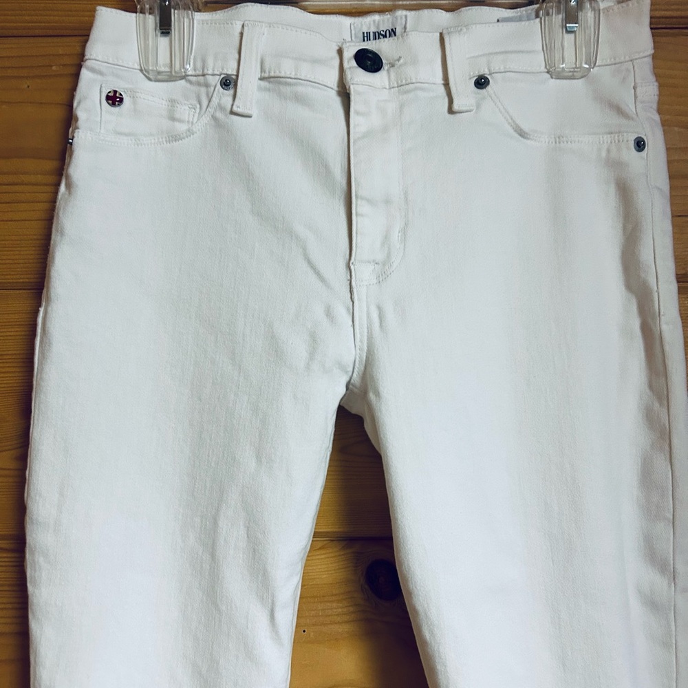 Women’s white denim jeans size 27 skinny ball park picnic festival lake